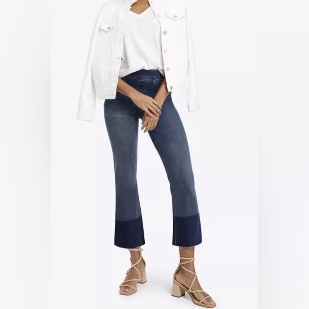 SPANX Women's  Blue Denim Cropped Flare Jeans Pull-On Stretch 20327Q Size MEDIUM